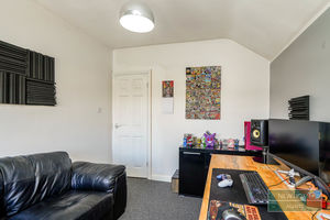 Photo 18- click for photo gallery